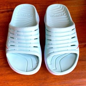 COPY - Hoka One One Slides 6